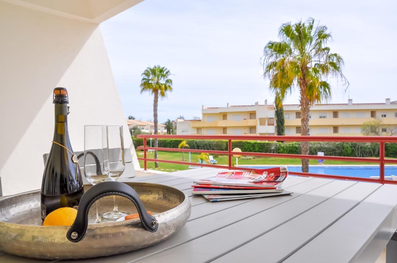 Lovelystay - 2Br Modern, Pool Access, Close To Marina & Beach Quarteira Exteriér fotografie