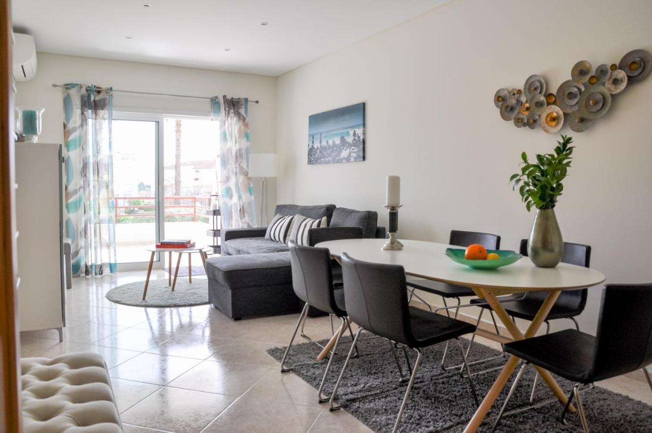 Lovelystay - 2Br Modern, Pool Access, Close To Marina & Beach Quarteira Exteriér fotografie